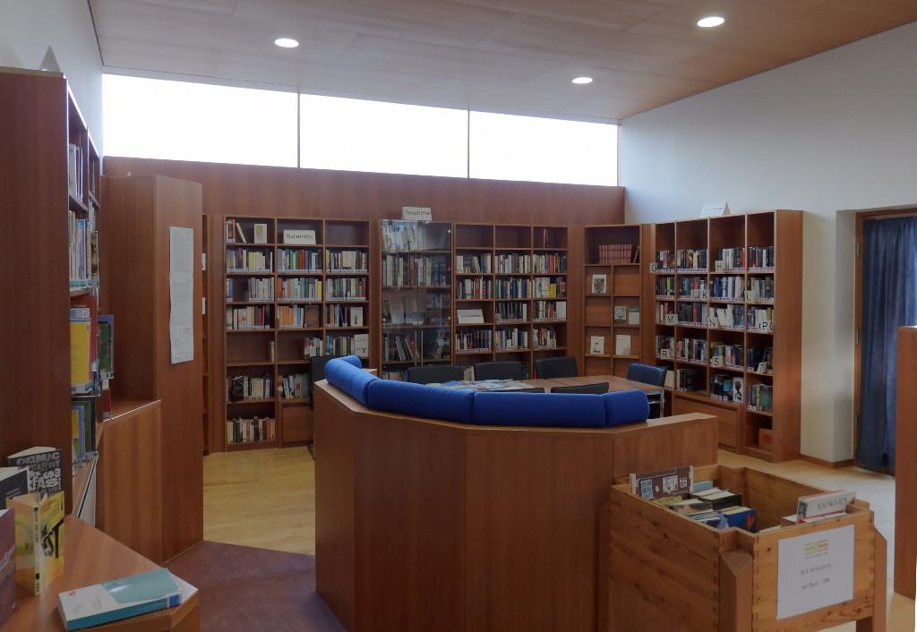 Innenansicht - Buchtrog, Regale